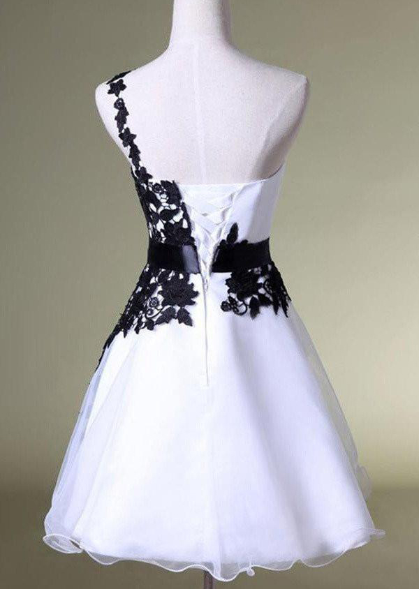 Black Lace Lace-up Homecoming Dresses, Short Satin Homecoming Dresses ...